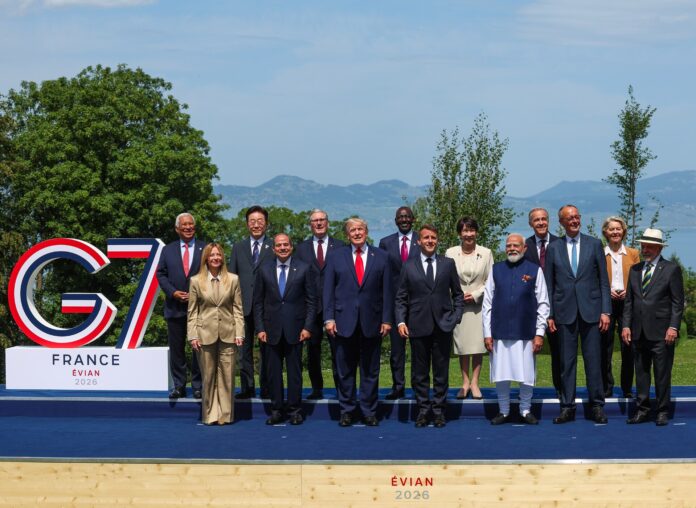 52nd_G7_summit_family_picture