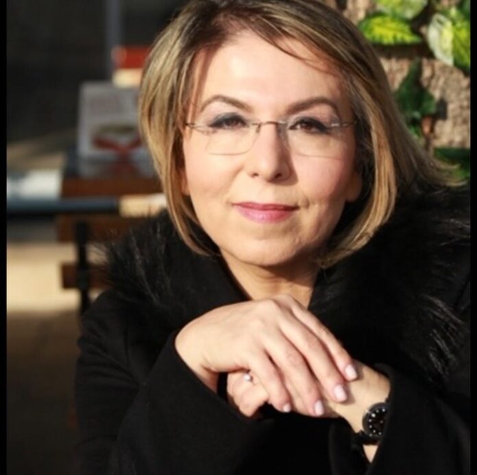 Fotoyeke Suzan Samanci