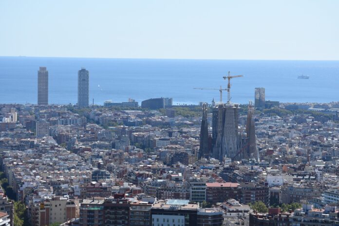 -barcelona-4724397 Paytexta Katalonyayê Barselona û nîşaneyên geşbûna aborî.